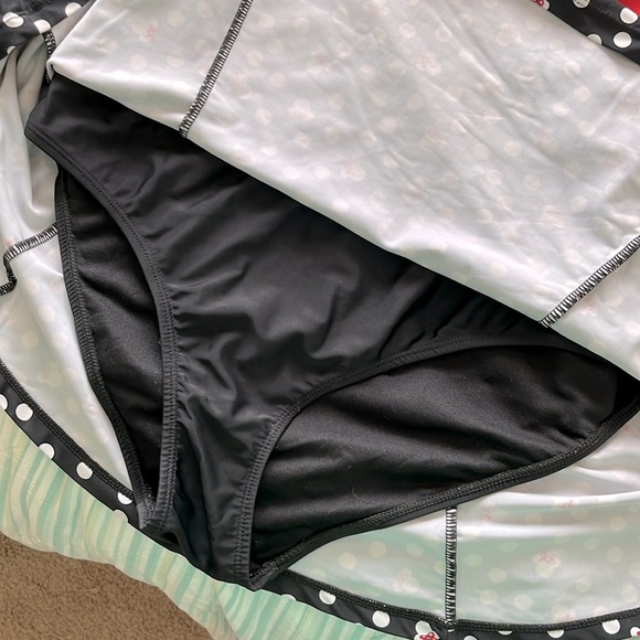 Disney Parks swimsuit women’s large L polka dot Minnie one piece - Picture 4 of 6